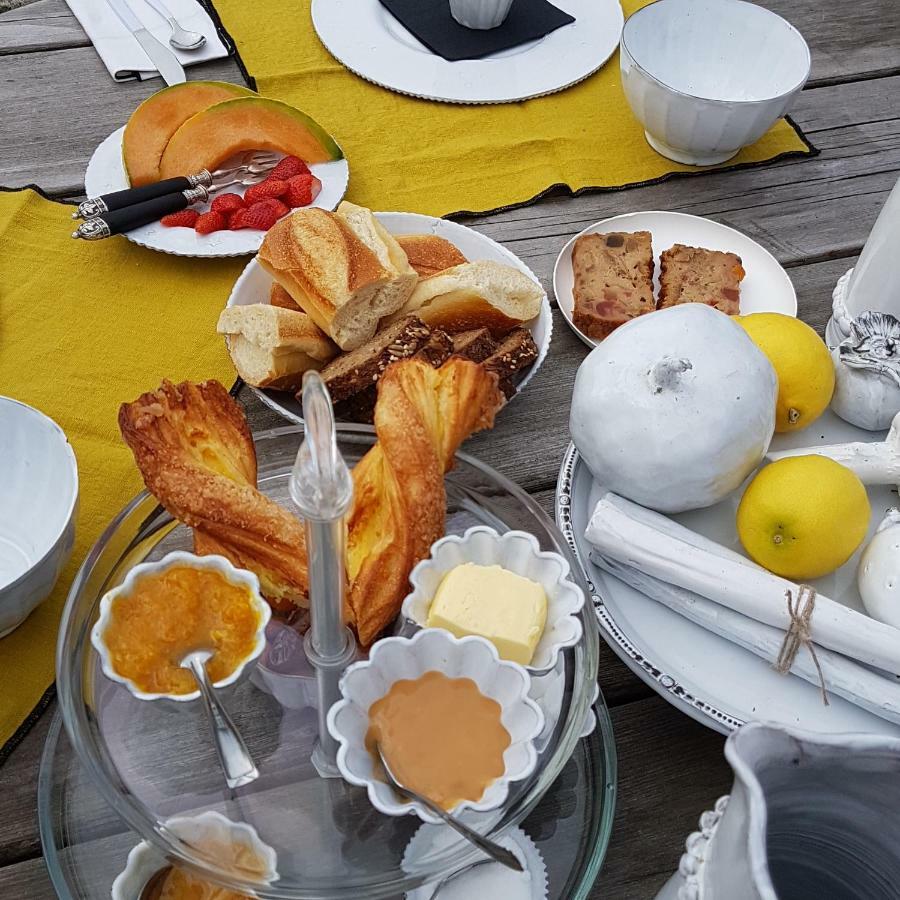 Par Hasard Ou Pas Bed & Breakfast Saint-Martin-aux-Chartrains Eksteriør bilde